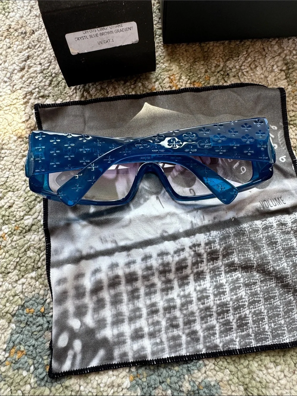 Initium O’Hare sunglasses in Crystal Blue with Brown Gradient lenses
